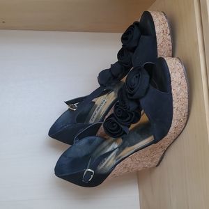 Black Steve madden platform peeptoe wedges with rosette detail